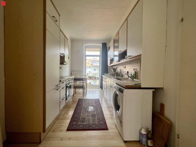Altbauwohnung in der Nähe der FH JOANNEUM mit Balkon
