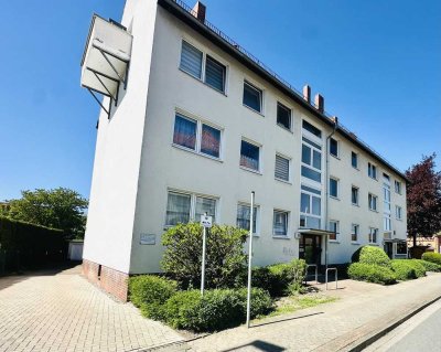 3 Zimmer Wohnung mit großem Balkon und Stellplatz, ruhig und modernisiert
