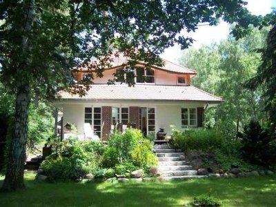 Landhaus mit schönem Garten