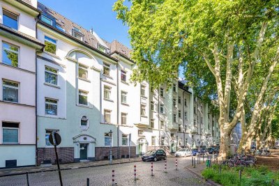 Wunderschöne Altbauwohnung mit Dielenboden und Einbauküche