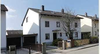 Geräumige Doppelhaushälfte mit 6 Zimmern in Oberschleißheim