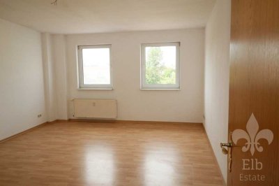 Praktische 4 Raum Wohnung im Dachgeschoss mit Balkon und Gäste WC ab sofort verfügbar