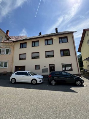++ Calmbach ++ 2-Zimmer Wohnung ++ Balkon ++ Einbauküche ++