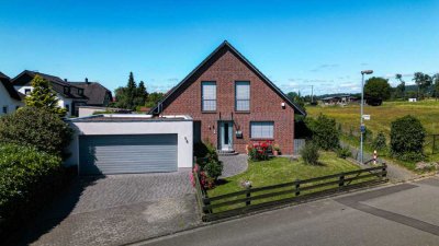 Stilvolles Architektenhaus mit Gartenidylle