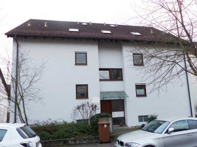 Gepflegte 3-Zimmer-Wohnung mit Küche, Balkon und Stellplatz