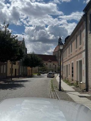 zentrumsnahes Wohn -/ Geschäftshaus mit Potenzial, teilw. Stuckdecke, Garage, Carport, 3 Eingänge