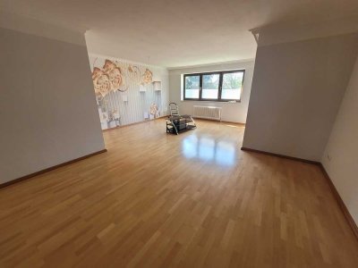 Exklusive, gepflegte 3-Raum-Wohnung mit EBK in Oststeinbek