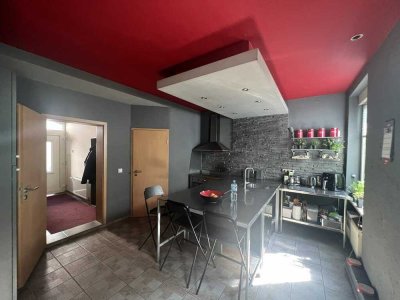 Modernisiertes ZFH mit 9 Zimmern und Dachausbau in Toplage von Barleben – sofort nutzbar