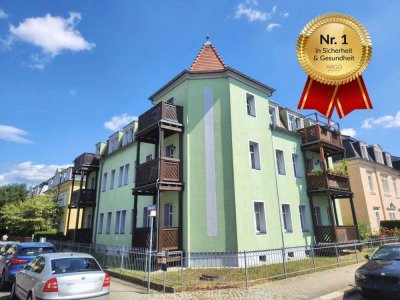 Gemütlich Wohnen mit Eckbadewanne, Balkon und neuer Einbauküche