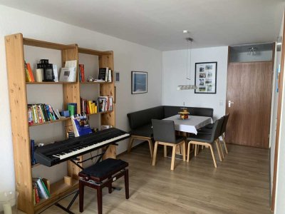 Sehr schöne 2,5 Zi. Wohnung in toller guten Lage. Neu renoviert !
