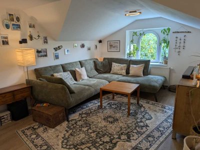 Gemütliche 3 Zimmer Dachgeschoss Wohnung mit Küche