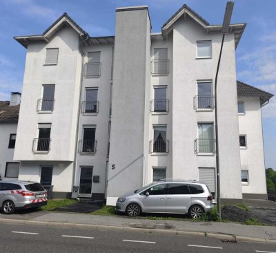 Erstbezug: Moderne 3-Zimmer-Wohnung mit Balkon & Tiefgarage