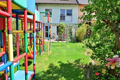 gepflegtes RMH mit Garten und Garage