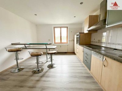 Modern sanierte 2-Raum-Wohnung in Sehmatal-Cranzahl mit Einbauküche und Garage!