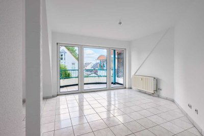 Gemütliche Dachgeschosswohnung mit Balkon – direkt am Bahnhof in Gelnhausen-Hailer