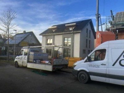 Das Dach ist drauf ! Doppelhaushälfte in Schlangen