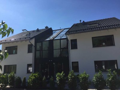 Lichtdurchflutetes, großzügiges Doppelhaus in modernem Stil