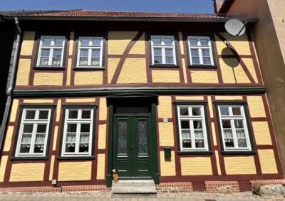 Charmantes Denkmaljuwel in idyllischer Ruhe: Historisches Einfamilienhaus mit zeitloser Eleganz!