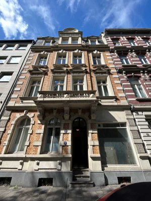Schöne 3-Zimmeraltbauwohnung mit Balkon zum Innenhof