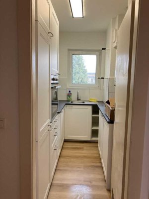 Stilvolle 3-Zimmer-Wohnung mit Balkon und Einbauküche in Frankfurt am Main