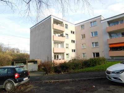Geräumige 3-R-Wohnung mit Balkon!