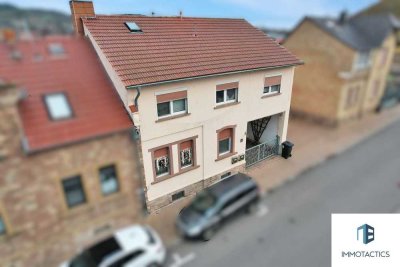 Einfamilienhaus mit 2 Bädern und Innenhof in Frei-Laubersheim - Top Lage mit guter Verkehrsanbindung
