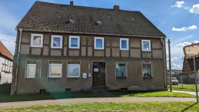 zweigeschossiges Wohnhaus in Jederitz; 2.070 m²; Mindestgebot: 14.000 €; Einzelheiten siehe Exposee!