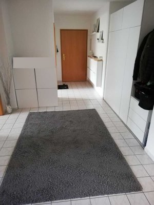 Helle  3-Zimmerwohnung mit Balkon + Stellplatz