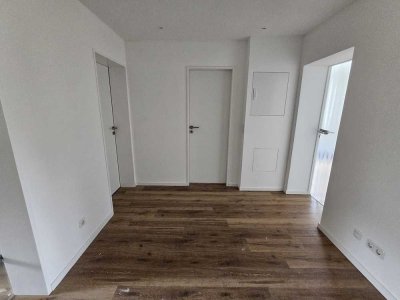 Komplett modernisierte 3 Zimmer Wohnung im Erstbezug