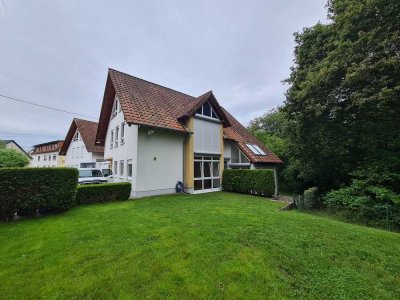 Hütschenhausen, Freistehendes EFH, 8 Zimmer, 4 Bäder, 2 Garagen, Garten