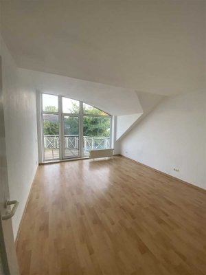 Wurzen*  helle 3 Zimmer-Wohnung * Laminat* Tageslichtbad*Balkon* derzeit in Renovierung