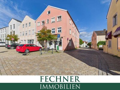 Geräumige 3-Zimmer-Wohnung in älterem Gebäude inmitten des Marktes Kösching, direkt am Marktplatz!