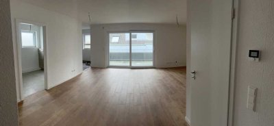 Exklusive, neuwertige 2-Zimmer-Wohnung mit geh. Innenausstattung mit Balkon und EBK