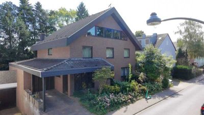 Düsseldorf Benrath: Attraktive Villa in exponierter Lage