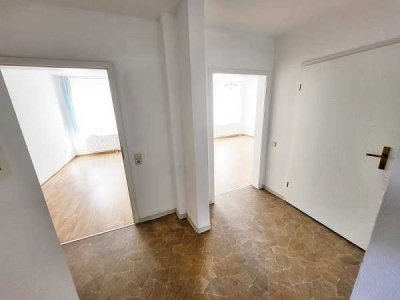Altengerechte 2-Raum-Dachgeschoß-Wohnung mit Lift