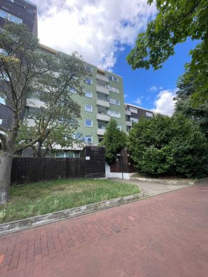 Moderne, lichtdurchflutete 3-Zimmer-Wohnung mit Blick auf Deister, Balkon, Einbauküche & Stellplatz