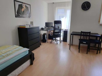 Helle 1-Zimmer-Wohnung - KA Südstadt