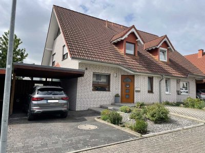 Schöne DDH in sehr guter Lage!