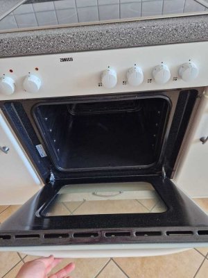 1-Zimmer-Wohnung mit Einbauküche!