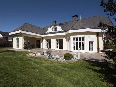 Sofort verfügbar- Traumvilla in ruhiger Lage in Aichach Stadt