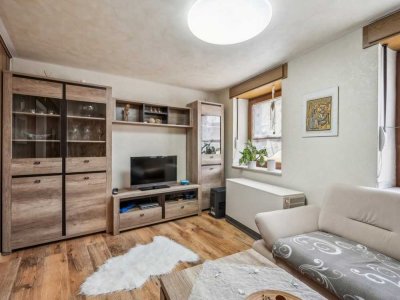 Linnich-Floßdorf - Wohnglück mit Urlaubsfeeling und erschlossenem Baugrundstück