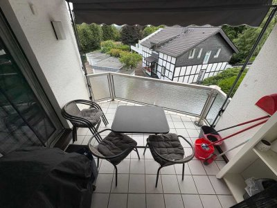 Attraktive und gepflegte 2-Raum-Wohnung mit Balkon und Einbauküche in Solingen
