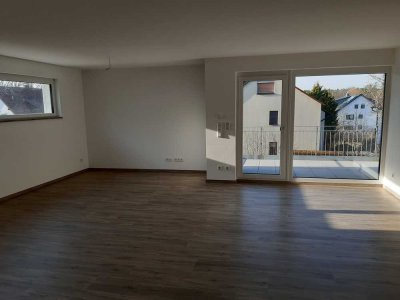 4-Zimmer-Wohnung mit Balkon, Einbauküche und Tiefgarage in Erlangen Dechsendorf
