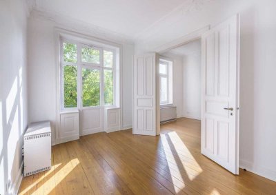 Familiengerechte Jugendstilwohnung mit Blick auf den Isebekkanal zur eigenen Gestaltung