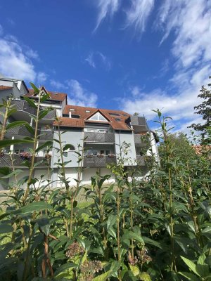 2-Zimmer-Dachgeschosswohnung mit Balkon und Einbauküche in Herzogenaurach