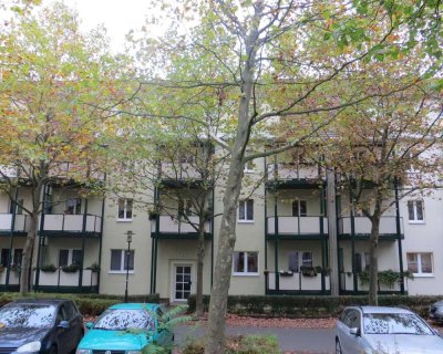 Helle 2-Zimmer-Dachgeschosswohnung mit Tageslichtbad in Markkleeberg