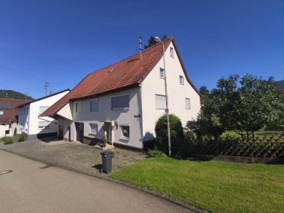 Charmantes Wohnensemble mit großem Grundstück in Bisingen-Wessingen