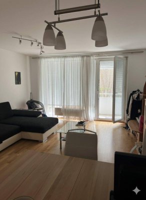 Charmante, möblierte 2-Zimmer-Wohnung mit großzügiger Loggia