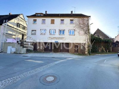 Renovierungsbedürftiges MFH in Rohbauqualität–Dach bereits neu gedeckt