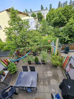 Großzügige 4 Zi. Whg. als Reihenmittelhaus mit Garten und Terrasse, EBK, 2 TG´s uvm.